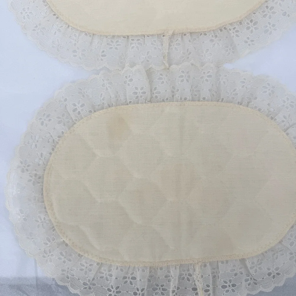 Cottage Core VTG Doily Dresser Scarves Eyelet‎ Lace Ruffle Quilted Cream 2 Pc
